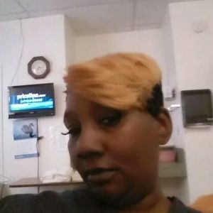 Meet your Posher, Caroline